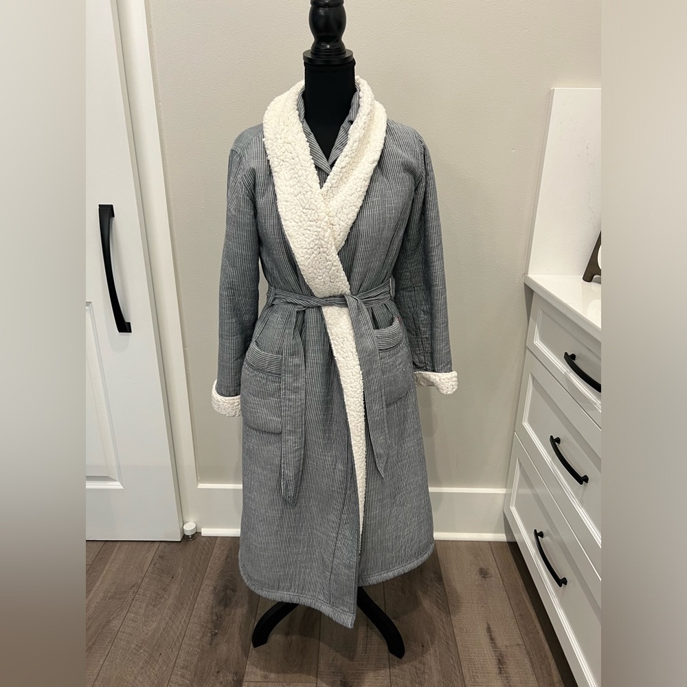 Target/Levi’s Collaboration Women’s Sleep Shirt Sz XS and Robe Sz XS/S Set